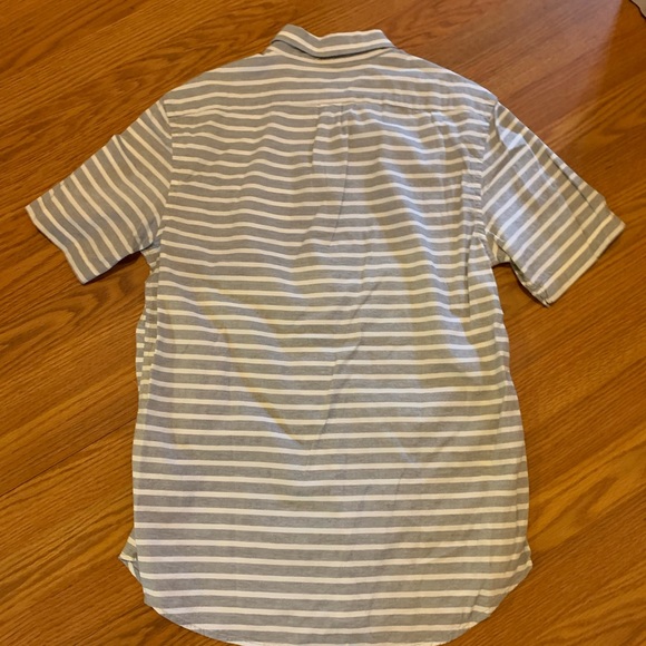 Old Navy Men’s M shirt. Never worn - Picture 2 of 3